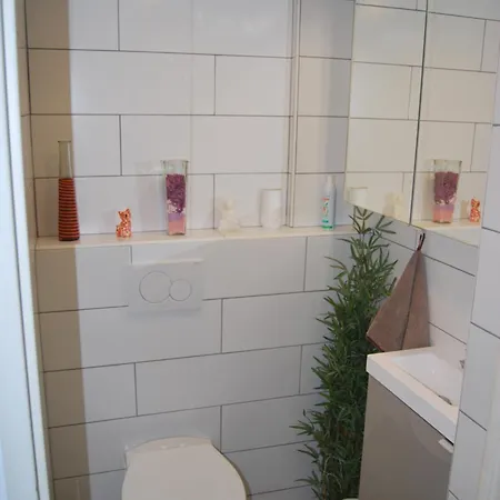 Apartment 3 Pieces Climatisees Dans Avec Piscine *