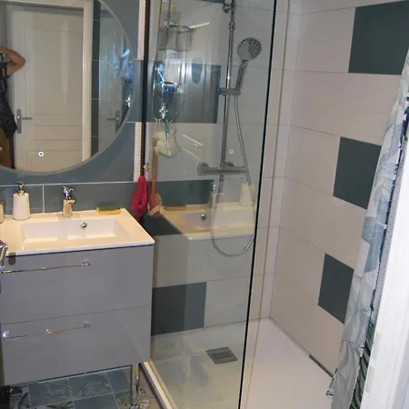 Apartment 3 Pieces Climatisees Dans Avec Piscine